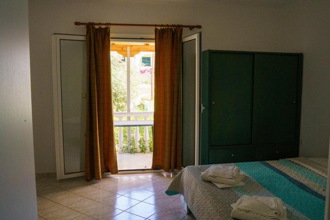 Sigma Hotel Paralia Vrachou Luaran gambar
