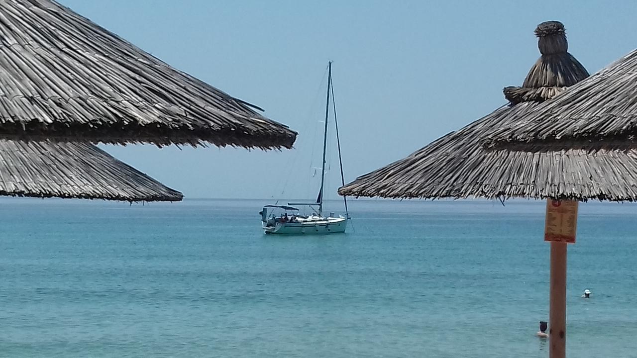 Sigma Hotel Paralia Vrachou Luaran gambar