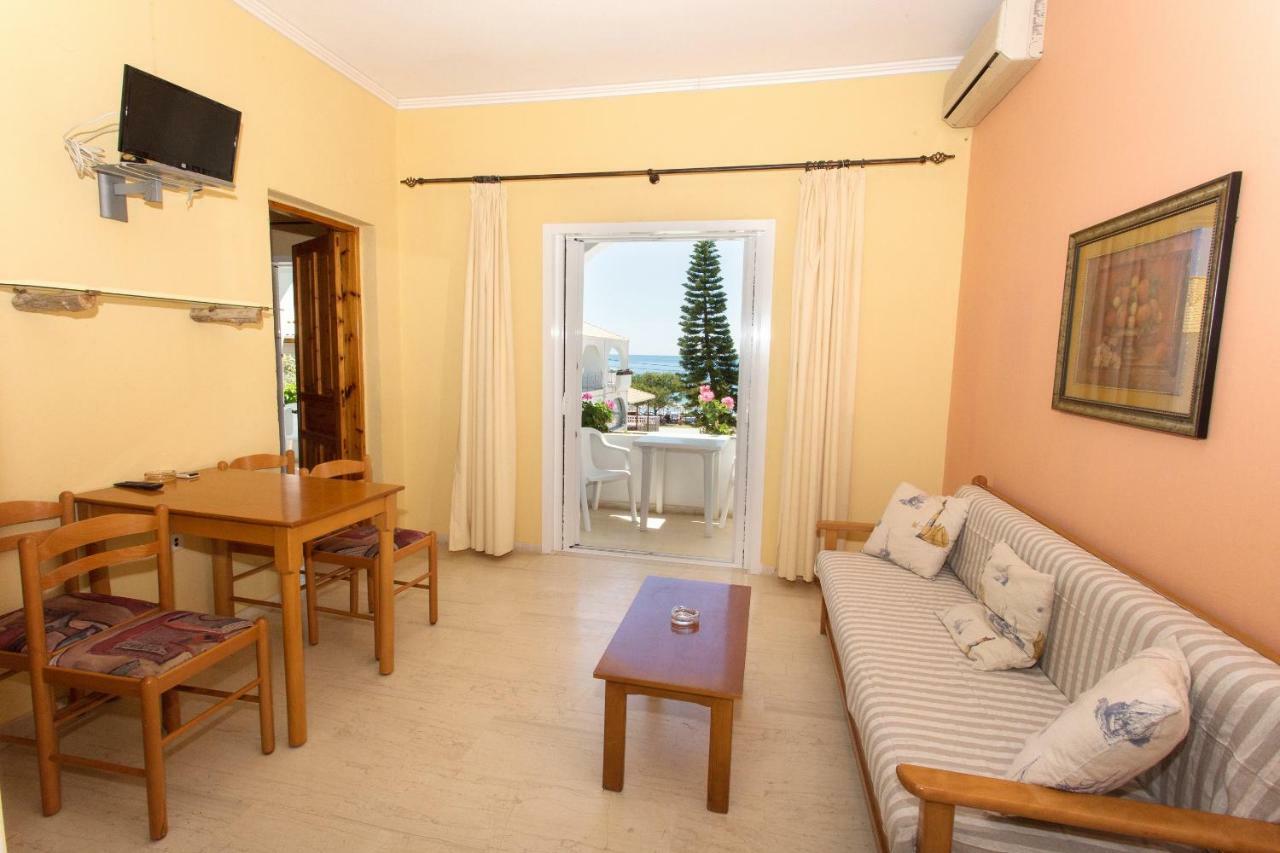 Sigma Hotel Paralia Vrachou Luaran gambar