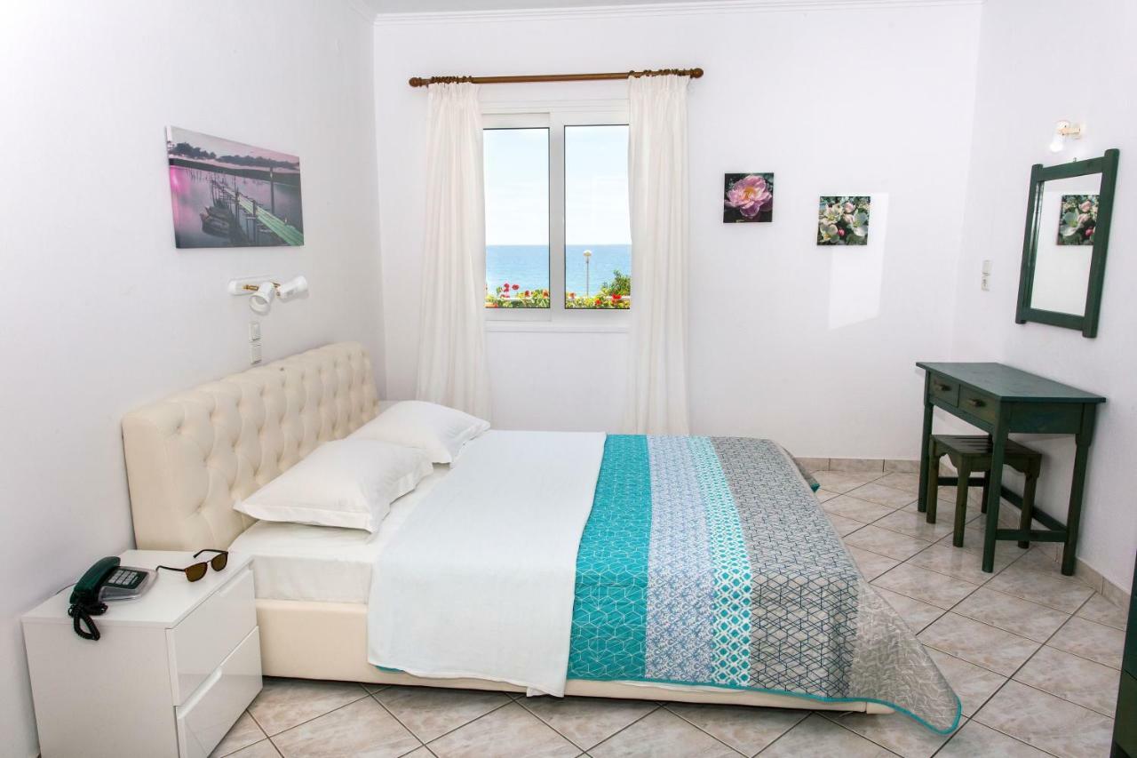 Sigma Hotel Paralia Vrachou Luaran gambar